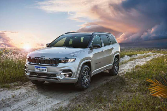 Front Right Three Quarter Image - 5743